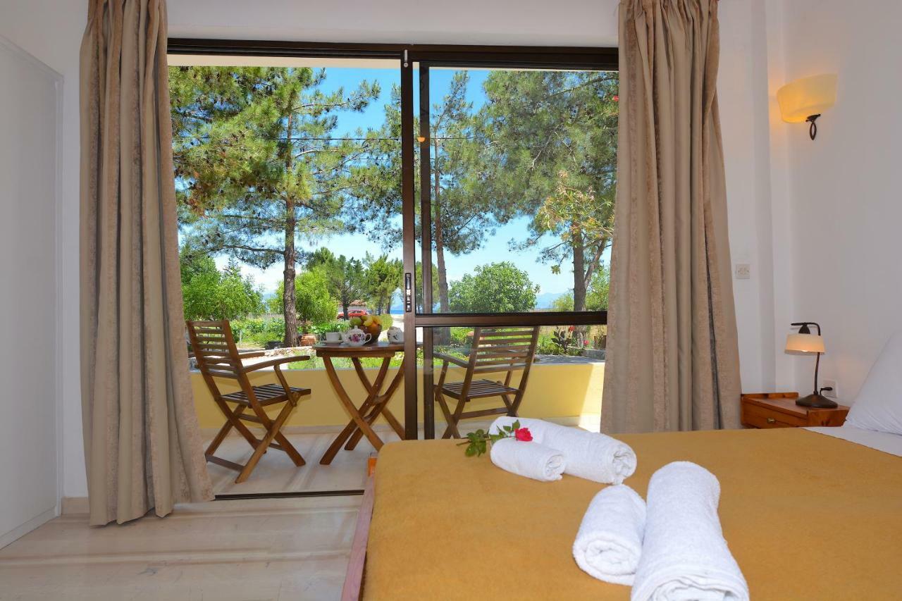 Alexandra Apartments Melíkia Dış mekan fotoğraf
