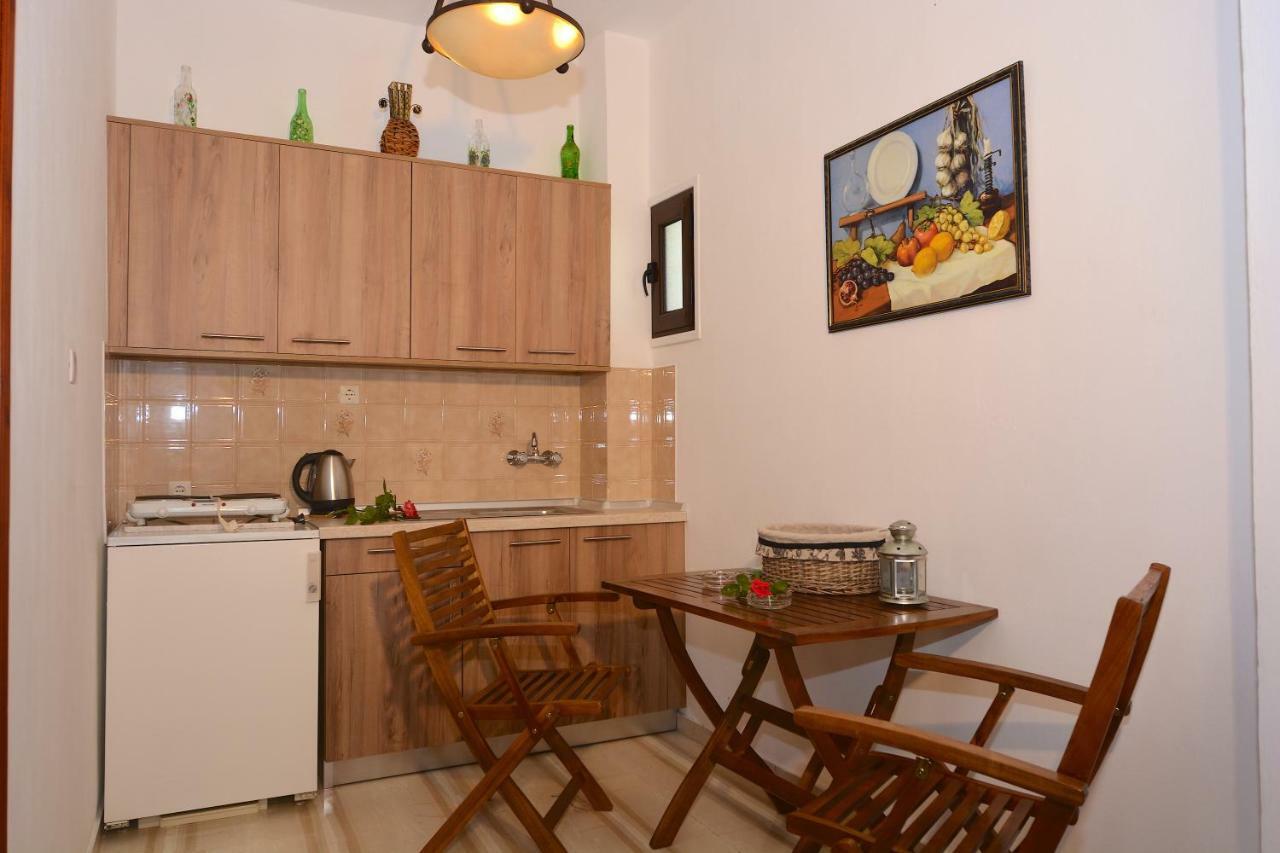 Alexandra Apartments Melíkia Dış mekan fotoğraf