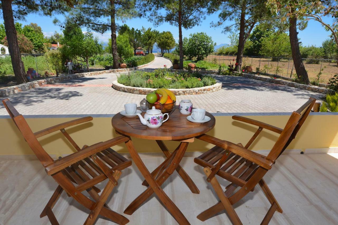 Alexandra Apartments Melíkia Dış mekan fotoğraf