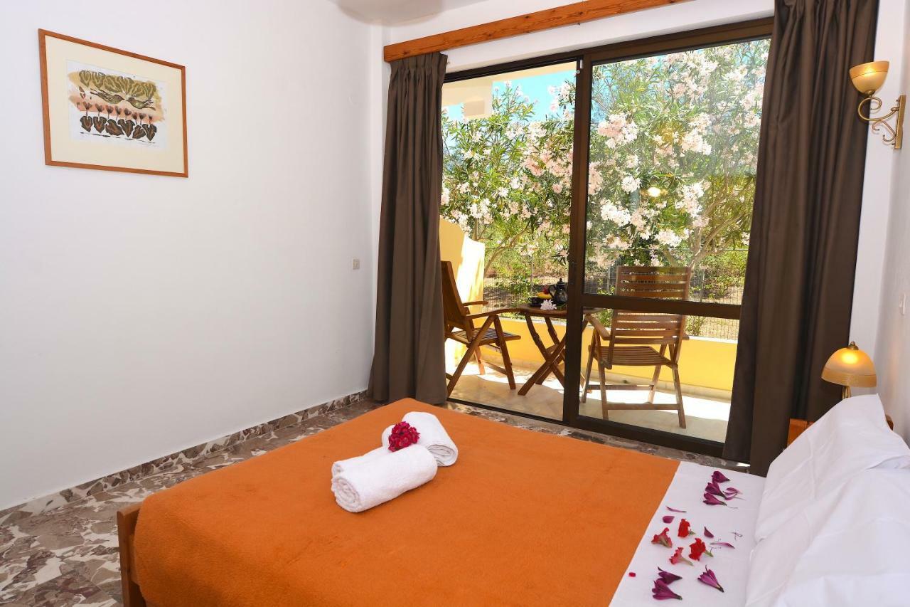 Alexandra Apartments Melíkia Dış mekan fotoğraf