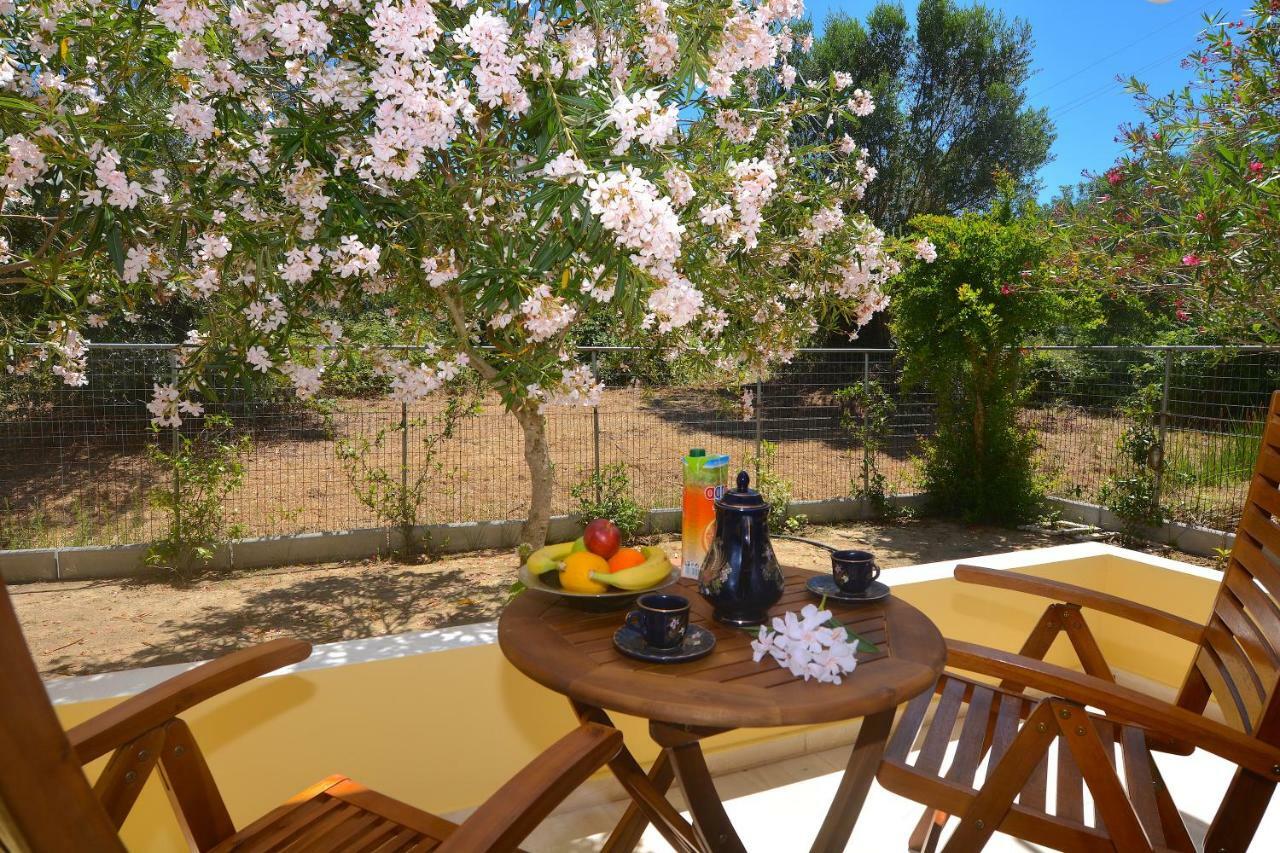 Alexandra Apartments Melíkia Dış mekan fotoğraf