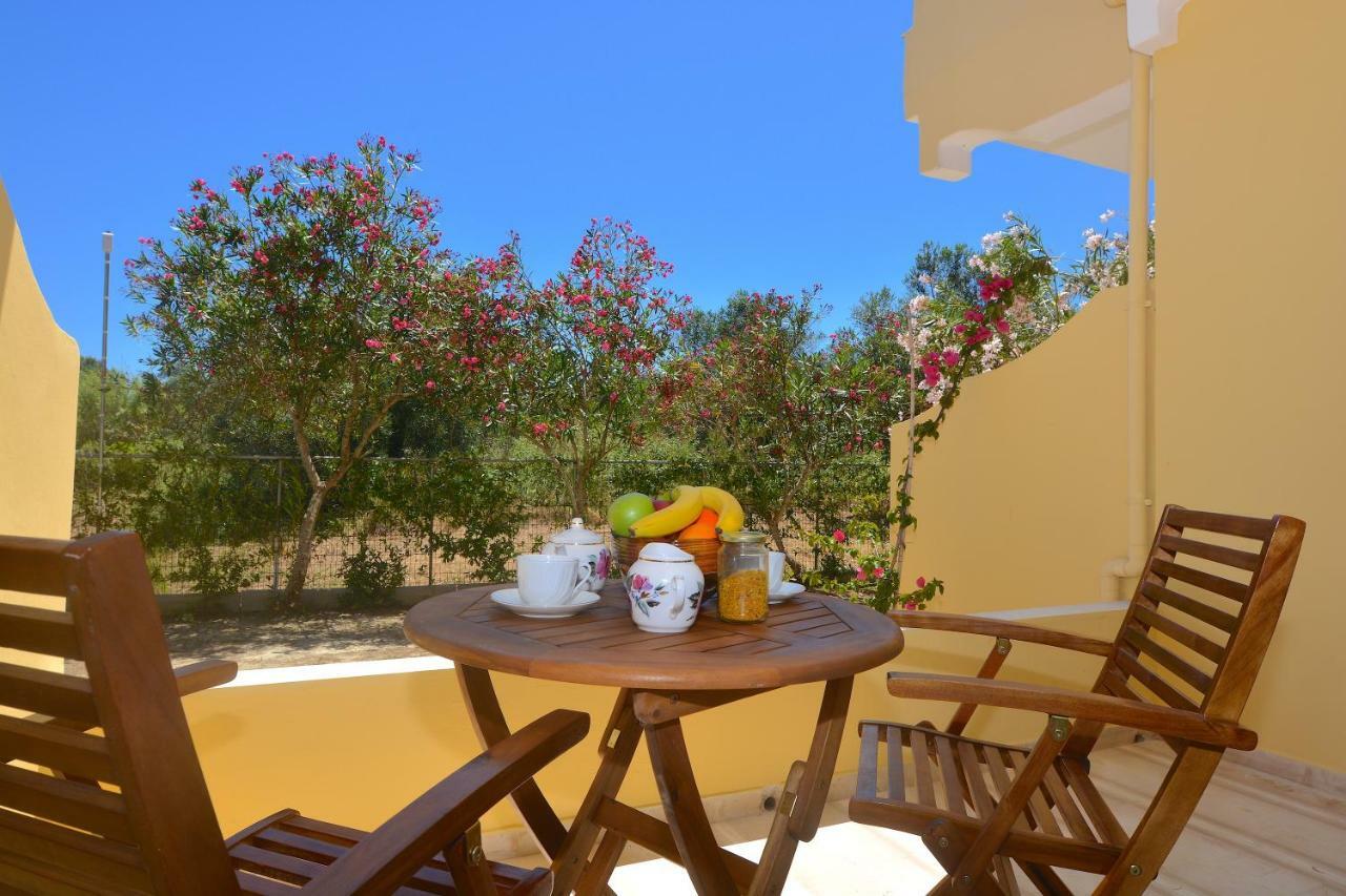 Alexandra Apartments Melíkia Dış mekan fotoğraf
