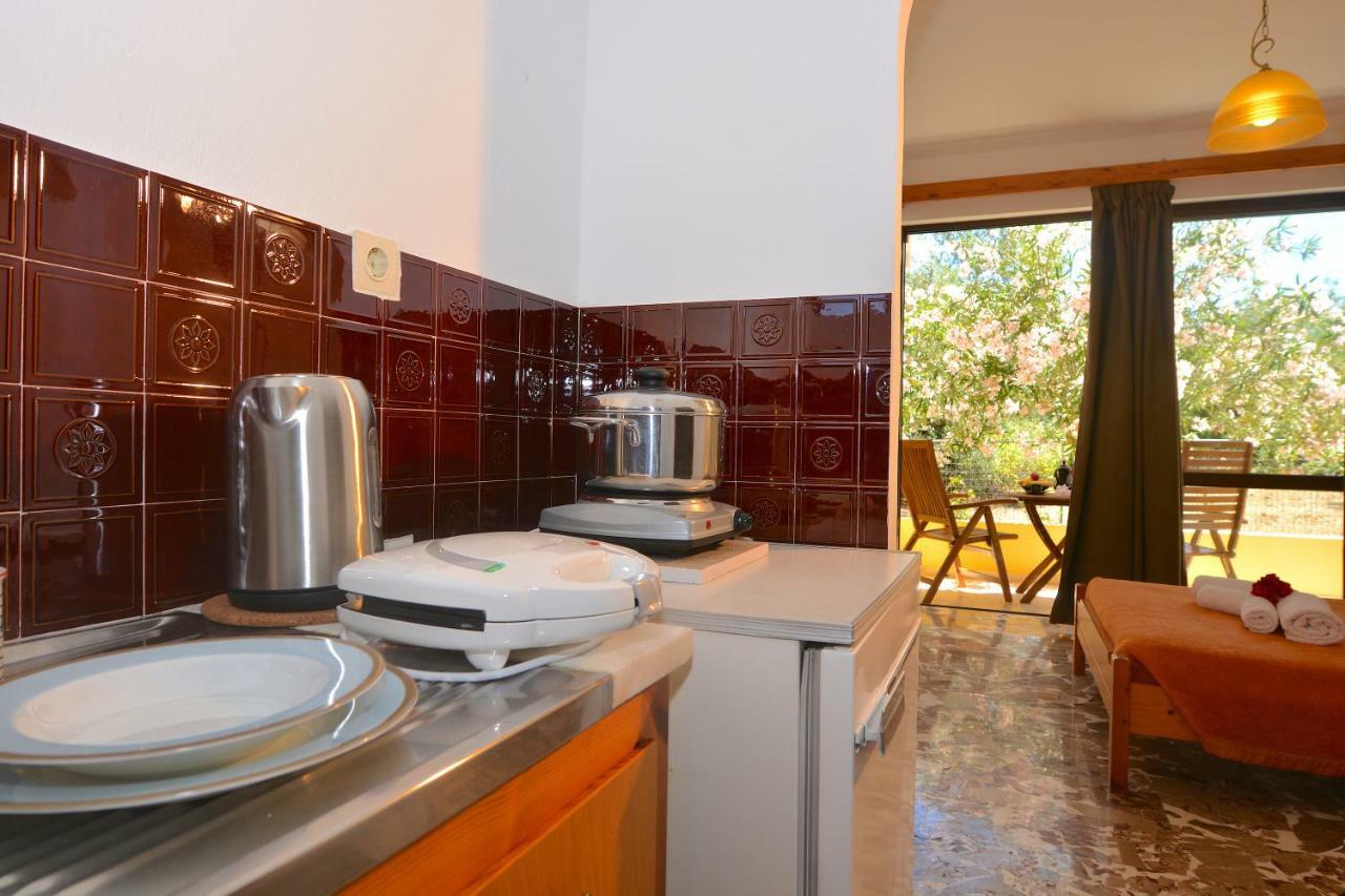 Alexandra Apartments Melíkia Dış mekan fotoğraf