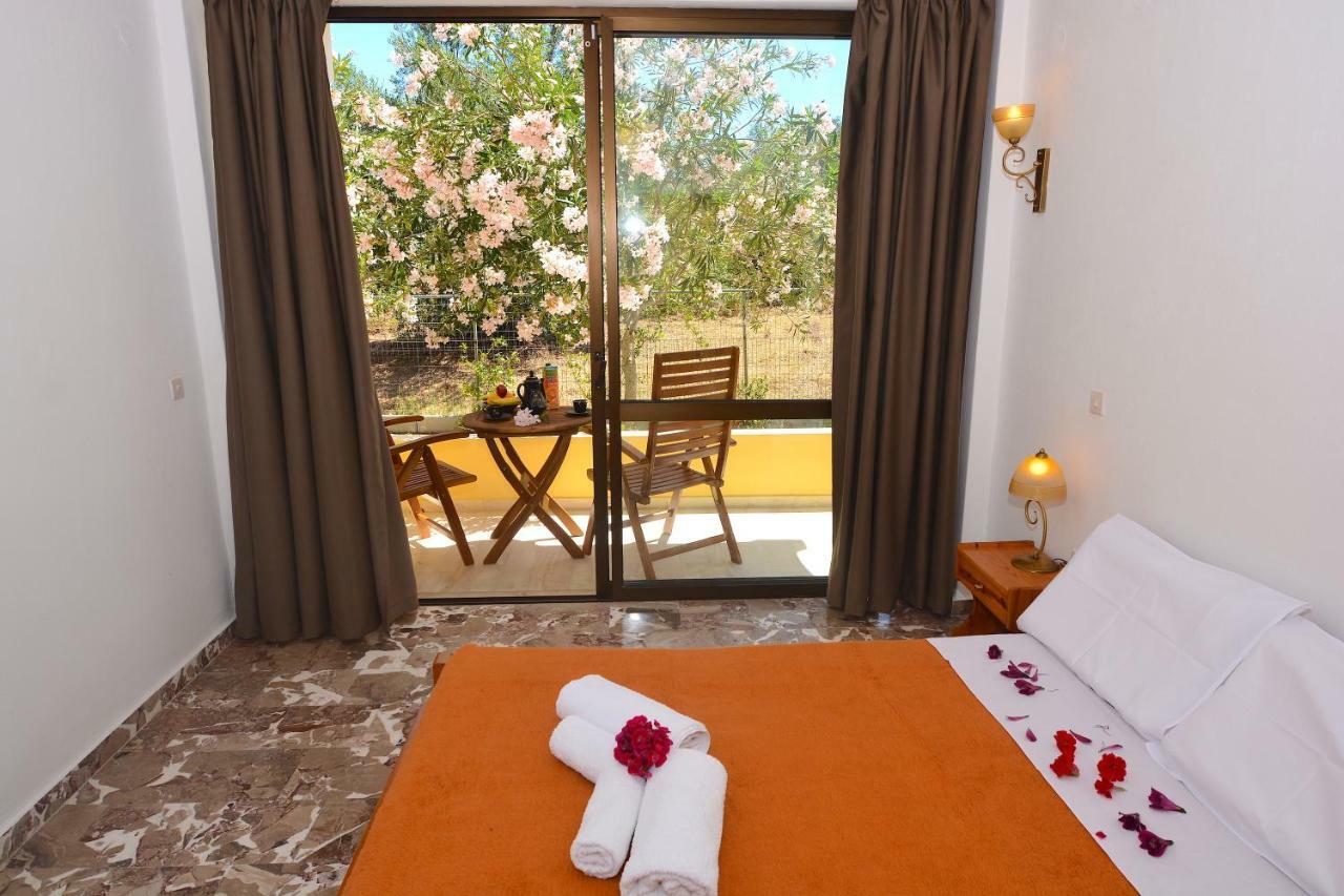 Alexandra Apartments Melíkia Dış mekan fotoğraf